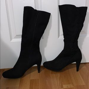 Heeled boots